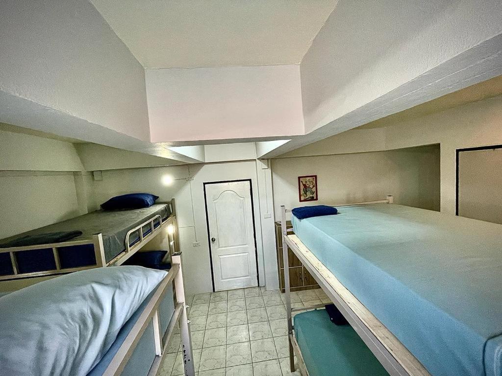 Satop Travelers Guesthouse Чіангмай Екстер'єр фото