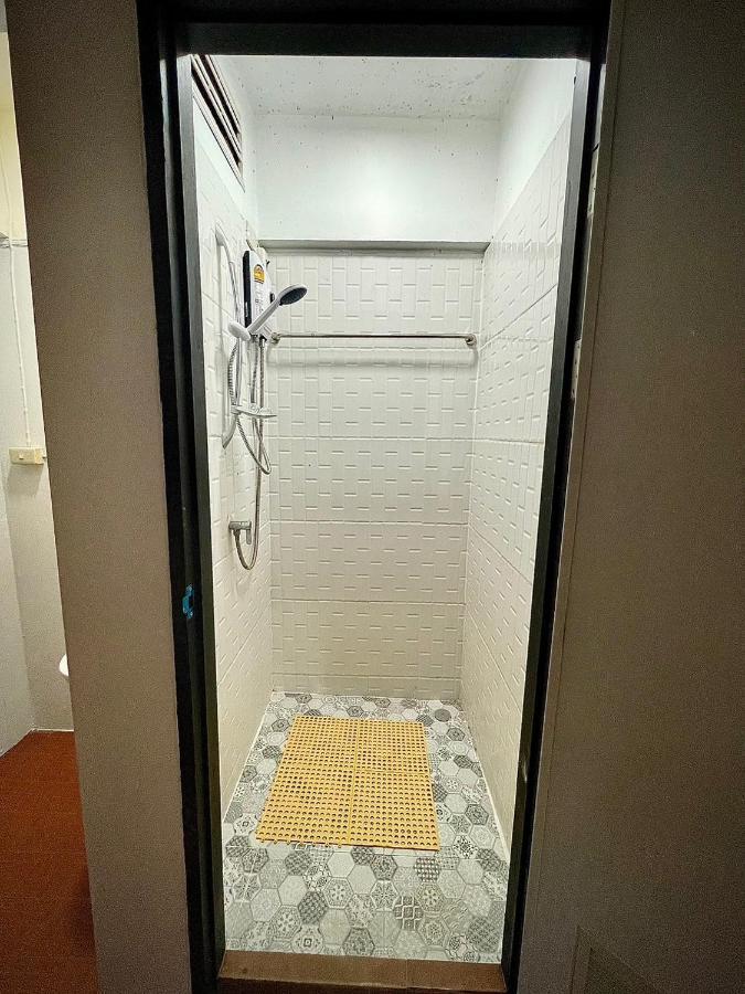 Satop Travelers Guesthouse Чіангмай Екстер'єр фото